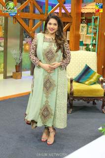 Sanam Jung feet photo 6