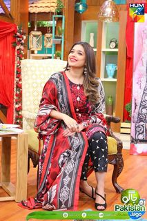 Sanam Jung feet photo 1