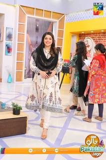 Sanam Jung feet photo 17