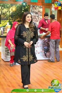 Sanam Jung feet photo 3