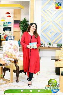 Sanam Jung feet photo 1