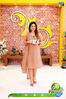 Sanam Jung feet photo 15