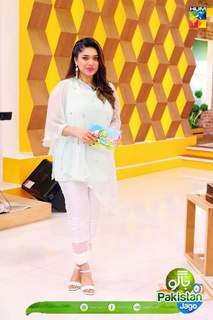 Sanam Jung feet photo 4