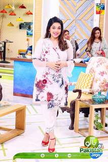 Sanam Jung feet photo 1