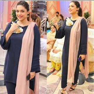 Sanam Jung feet photo 7