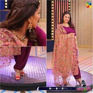 Sanam Jung feet photo 3