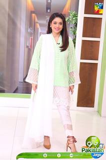 Sanam Jung feet photo 17
