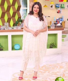 Sanam Jung feet photo 10