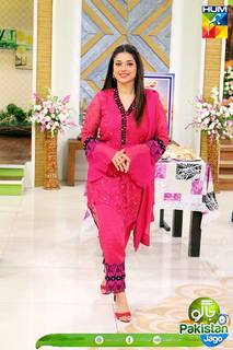 Sanam Jung feet photo 5