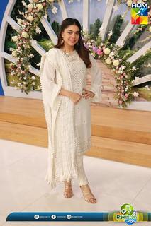Sanam Jung feet photo 3