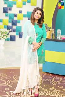 Sanam Jung feet photo 8