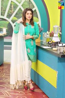 Sanam Jung feet photo 6