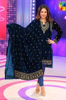 Sanam Jung feet photo 11