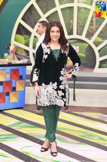 Sanam Jung feet photo 3