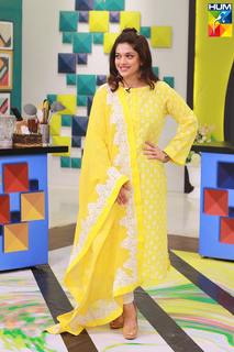 Sanam Jung feet photo 1