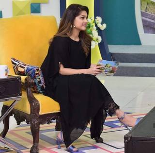 Sanam Jung feet photo 13