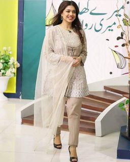 Sanam Jung feet photo 5