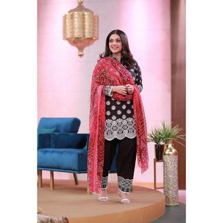 Sanam Jung feet photo 7