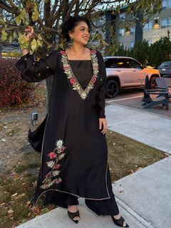 Sanam Jung feet photo 3
