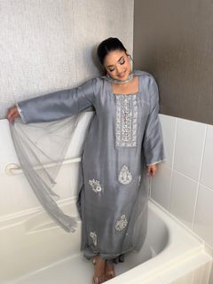 Sanam Jung feet photo 1