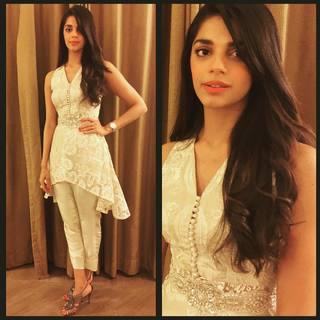 Sanam Saeed feet photo 1