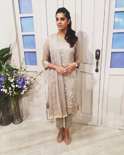 Sanam Saeed feet photo 8