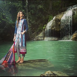 Sanam Saeed feet photo 2