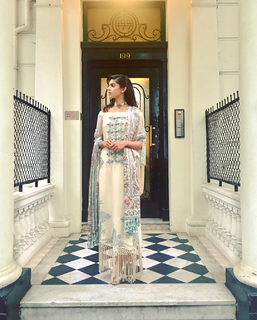 Sanam Saeed feet photo 17