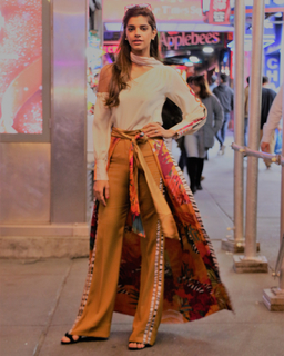 Sanam Saeed feet photo 11