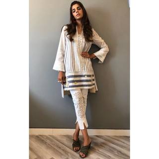 Sanam Saeed feet photo 4