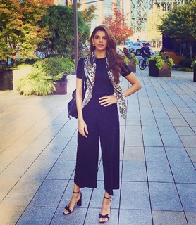 Sanam Saeed feet photo 3