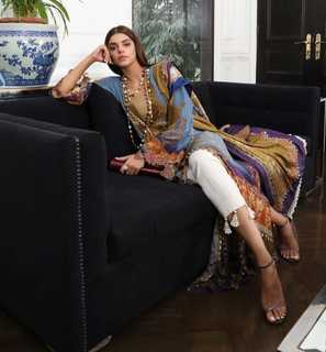 Sanam Saeed feet photo 2