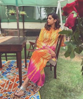 Sanam Saeed feet photo 11