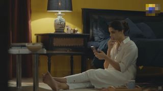Sanam Saeed feet photo 4