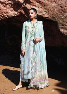 Sanam Saeed feet photo 2
