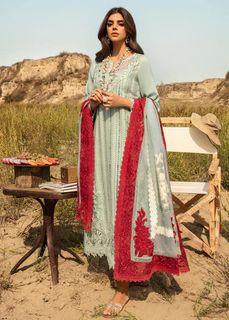 Sanam Saeed feet photo 1