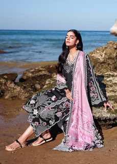 Sanam Saeed feet photo 13
