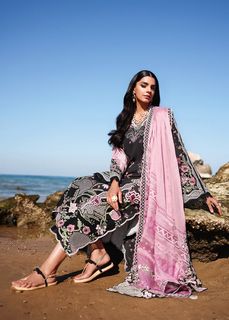 Sanam Saeed feet photo 12