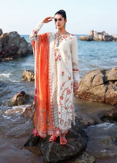 Sanam Saeed feet photo 10