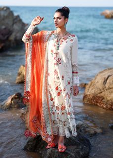 Sanam Saeed feet photo 8