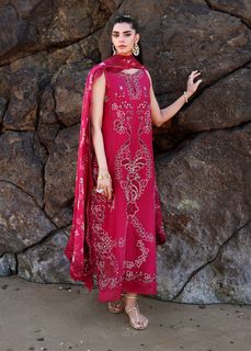 Sanam Saeed feet photo 5