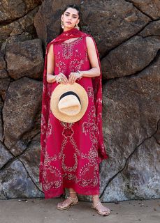 Sanam Saeed feet photo 3