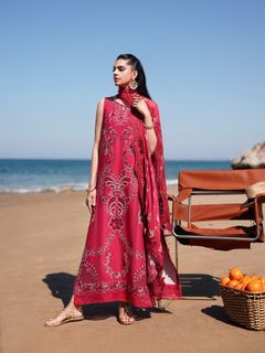 Sanam Saeed feet photo 17