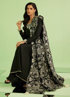 Sanam Saeed feet photo 20