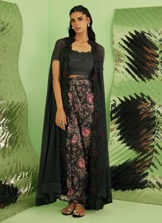 Sanam Saeed feet photo 19