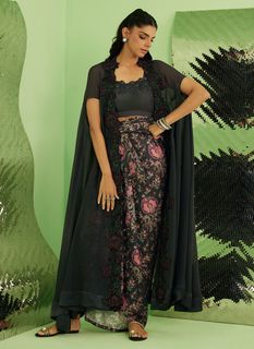 Sanam Saeed feet photo 17