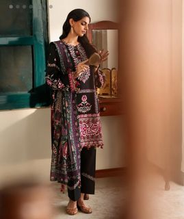 Sanam Saeed feet photo 13