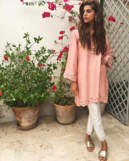 Sanam Saeed feet photo 10