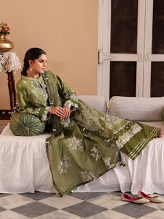 Sanam Saeed feet photo 19