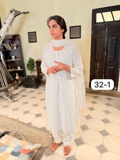 Sanam Saeed feet photo 17